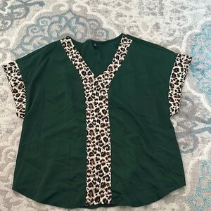 🌸 4/$40 🌸 Chic Green Top with Leopard Print Accents